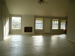 2822 Mesquite Dr in Sugar Land, TX - Building Photo - Building Photo
