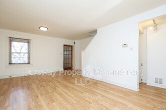 1004 Oregon Ave in Philadelphia, PA - Building Photo - Building Photo