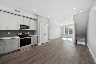 707 W Cumberland St, Unit B in Philadelphia, PA - Building Photo