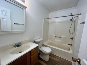 7 Anchor Ct-Unit -A in Cicero, IN - Building Photo - Building Photo