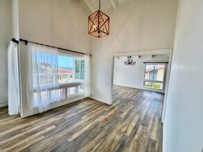 956 Kaluanui Rd in Honolulu, HI - Building Photo - Building Photo