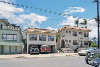 303 Brookes Ave in San Diego, CA - Building Photo - Building Photo