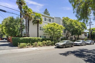 Curtner Villa Apartments in Palo Alto, CA - Building Photo - Building Photo