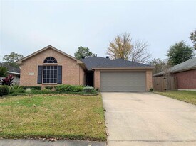 5806 Toddington Rd in Humble, TX - Building Photo