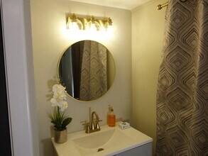 209 Lincoln St, Unit Furnished Studio in Worcester, MA - Foto de edificio - Building Photo