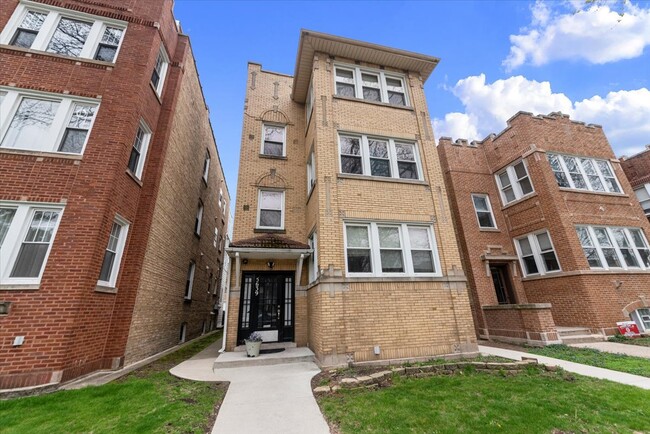 5639 N Artesian Ave, Unit GDN