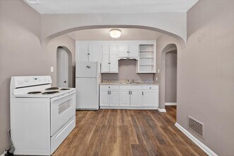 2351-2351 Lasalle St in Indianapolis, IN - Building Photo - Building Photo