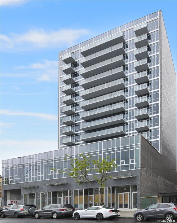 41-62 Bowne St-Unit -12C in Queens, NY - Building Photo
