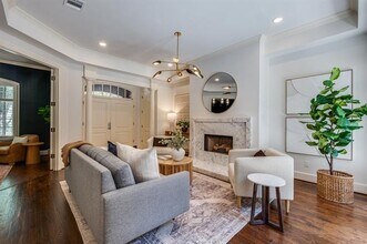 2909 Bookhout St in Dallas, TX - Building Photo - Building Photo