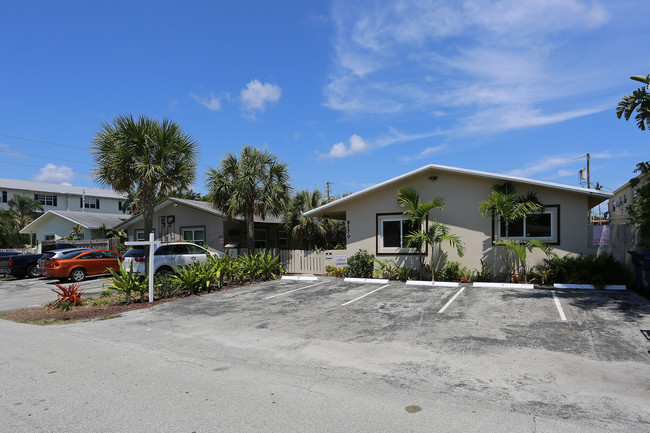 917 NE 23rd Dr in Wilton Manors, FL - Foto de edificio - Building Photo