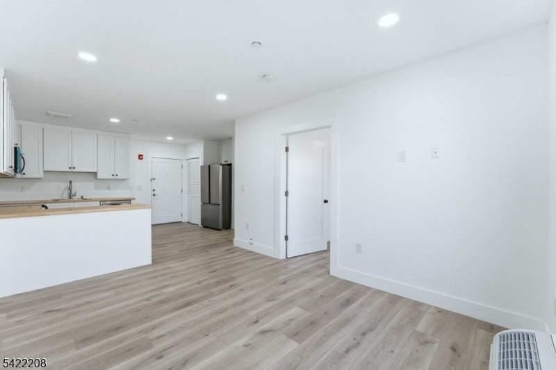 95 Shepherds Ln in Totowa, NJ - Building Photo