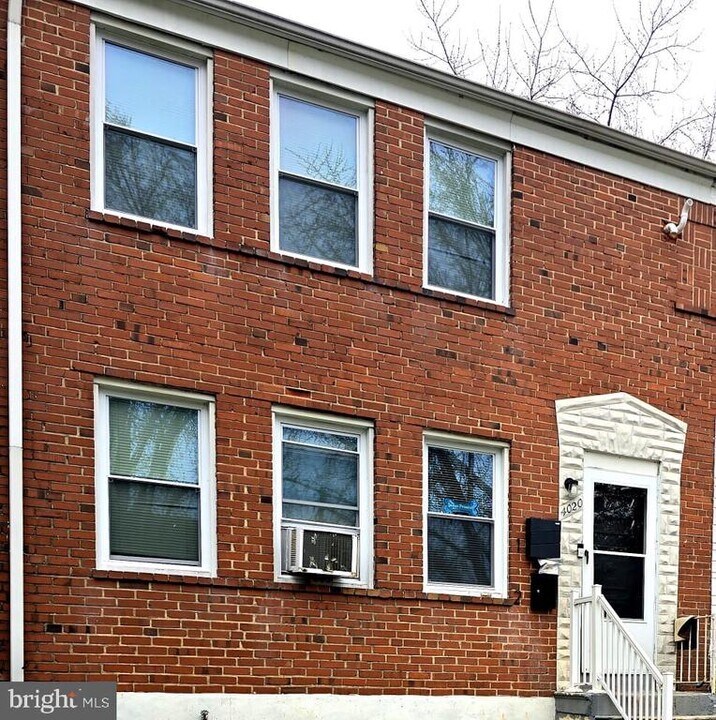 4020 Edgewood Rd in Baltimore, MD - Building Photo