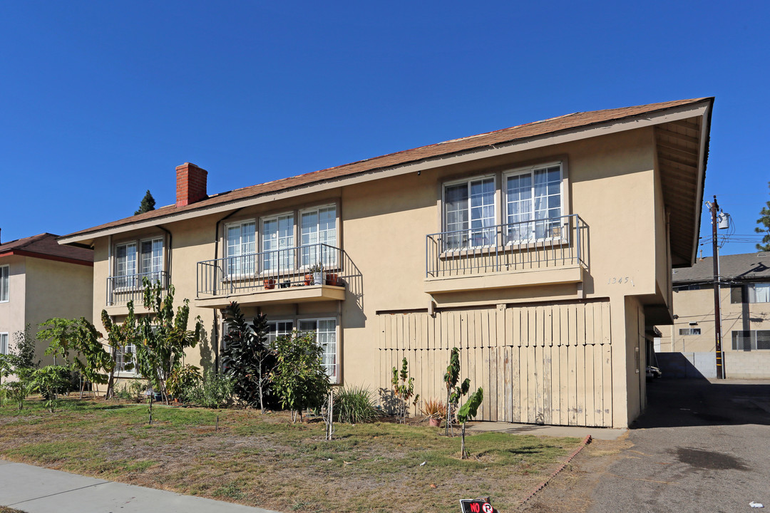 13451 El Prado Ave in Garden Grove, CA - Building Photo