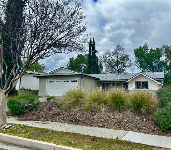 24219 Calvert St Rentals in Woodland Hills, CA