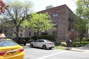 144-32 78th Ave in Queens, NY - Building Photo