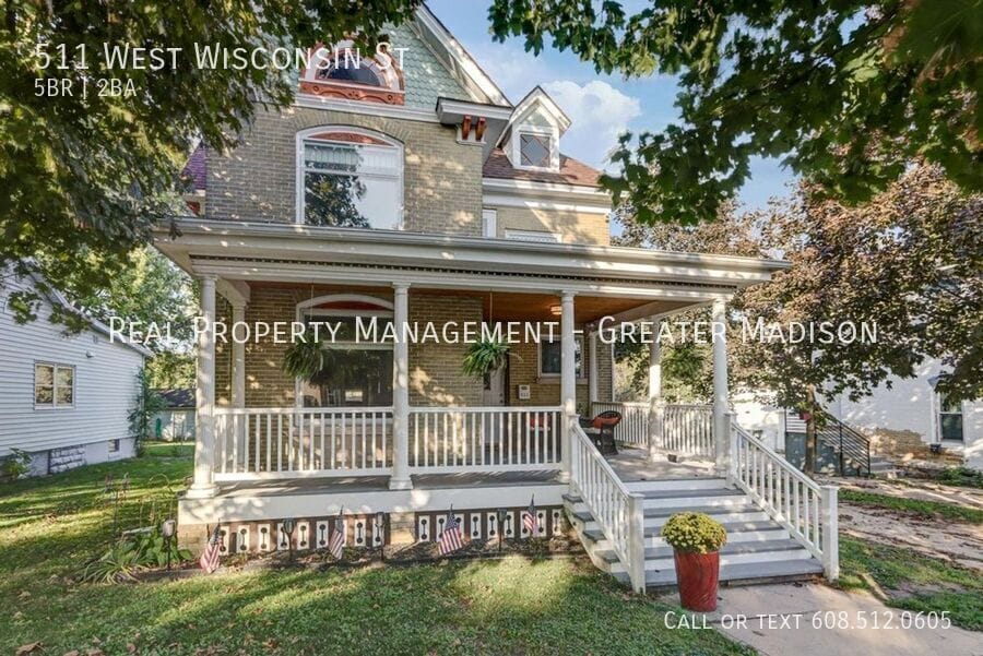 511 W Wisconsin St in Portage, WI - Building Photo