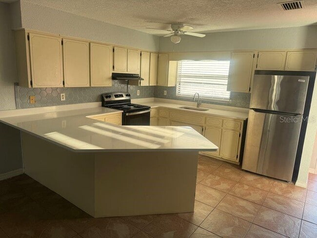6330 Polk St in New Port Richey, FL - Building Photo - Building Photo