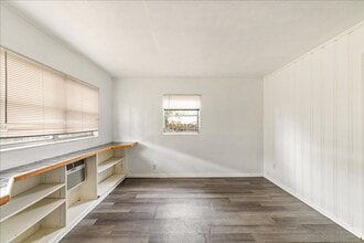 1862 W Pensacola St in Tallahassee, FL - Foto de edificio - Building Photo