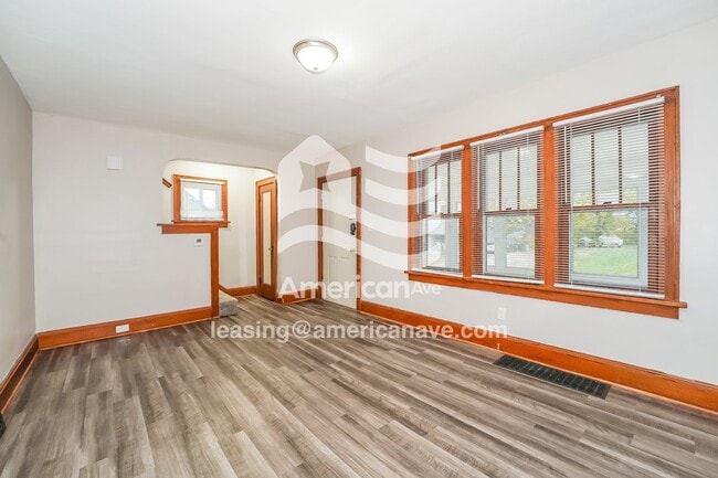 1300 Brandon Ave in Akron, OH - Foto de edificio - Building Photo