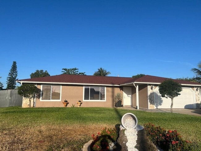 property at 756 SW Del Rio Blvd