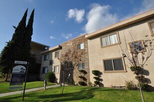 10745 Hortense St in Los Angeles, CA - Building Photo