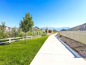 323 North St, Unit 3A in Eagle Mountain, UT - Building Photo - Building Photo