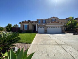 5564 Thoroughbred St in Oceanside, CA - Building Photo