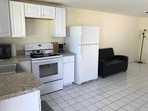 1825 Shadow Ln, Unit A in Englewood, FL - Building Photo - Building Photo