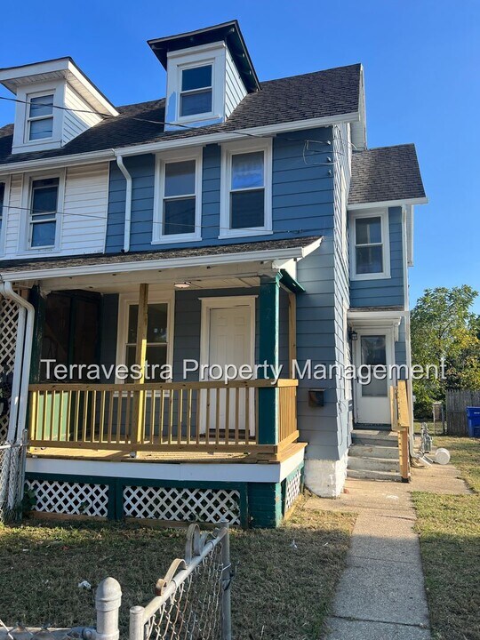 7 W Green St in Millville, NJ - Building Photo