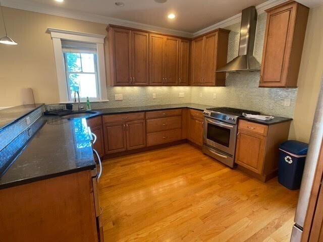 597 E 7th St in Boston, MA - Building Photo