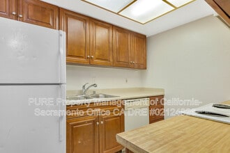 4706 Hayford Way in Sacramento, CA - Building Photo - Building Photo