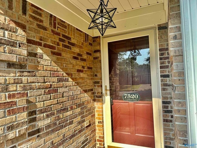 7520 SW Clubfield Dr in Huntsville, AL - Building Photo - Building Photo