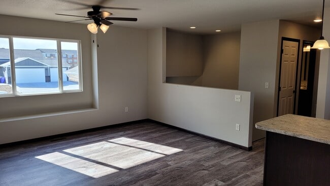 628 Abraham Ct in Rapid City, SD - Building Photo - Building Photo