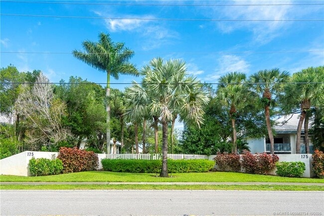 175 SE St Lucie Blvd in Stuart, FL - Building Photo - Building Photo