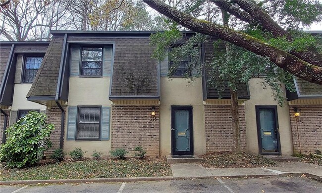 226 Triumph Dr NW in Atlanta, GA - Building Photo - Building Photo