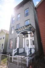 137 Main St in Cohoes, NY - Building Photo - Building Photo