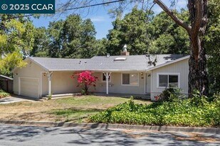 2047 Queens Ln in San Mateo, CA - Building Photo