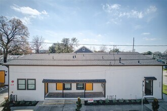 201 Eastwood St in Houston, TX - Foto de edificio - Building Photo
