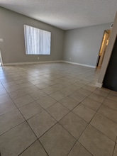 815 N Peach Ave in Fresno, CA - Foto de edificio - Building Photo
