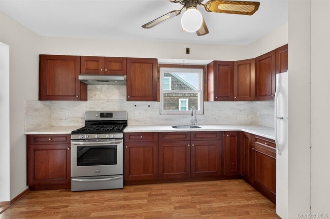 297 Fairfield Ave in Carle Place, NY - Building Photo - Building Photo