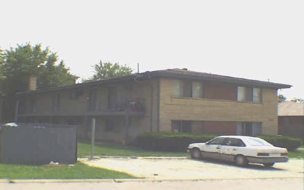 577 Sidney Ave in Glendale Heights, IL - Foto de edificio