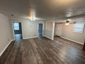 92 C St in Jacksonville, AL - Building Photo - Building Photo