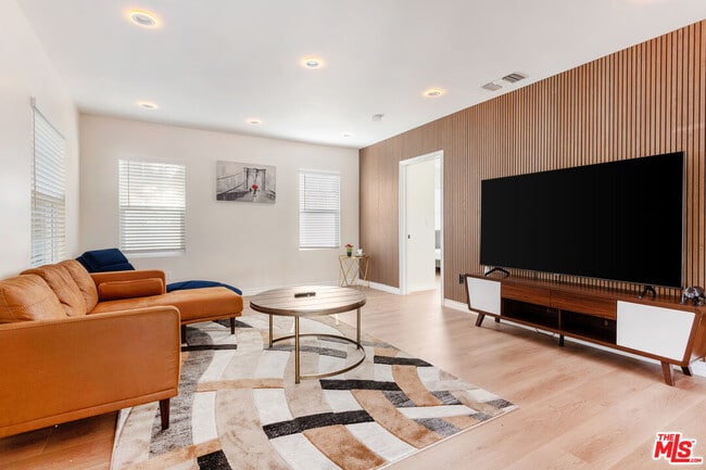 property at 1419 N Orange Dr