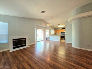 8206 James Grayson Dr in Las Vegas, NV - Building Photo - Building Photo