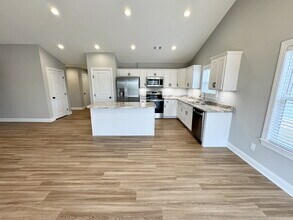 112 Knollwood Dr in Seneca, SC - Building Photo - Building Photo