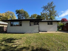 8137 Kraay Ave, Unit 3301 in Munster, IN - Building Photo