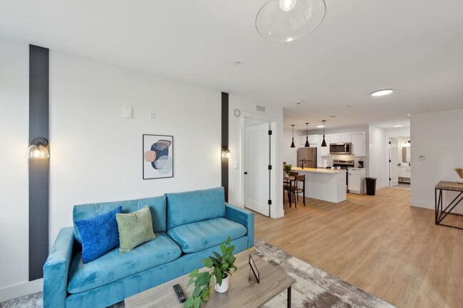 property at 913 N Market St
