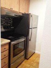 3110 Shelter Creek Ln, Unit 110 in San Bruno, CA - Building Photo - Building Photo