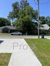 412 Maple St in Neosho, MO - Building Photo - Building Photo