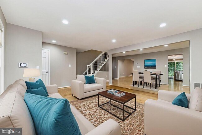12220 Tildenwood Dr in Rockville, MD - Building Photo - Building Photo